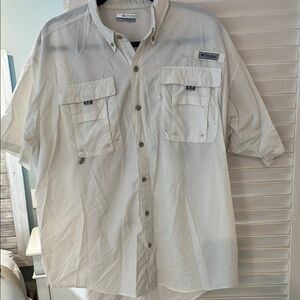 Columbia Light Gray Short Sleeve Shirt
